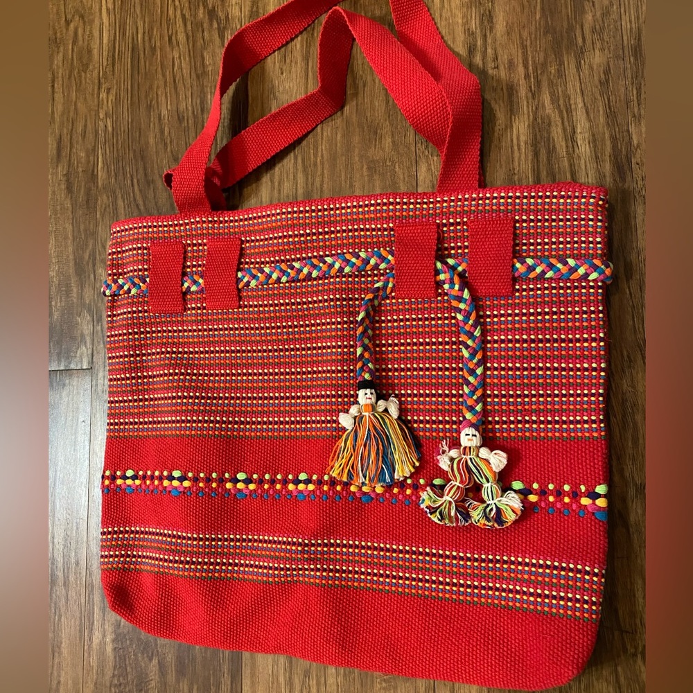Beautifully crafted hand woven Med. Size bag.